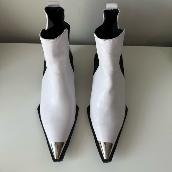 White Ankle Boots w/ Black Elastic & Silver Cap Toe – Size 9 - Picture 3 of 9